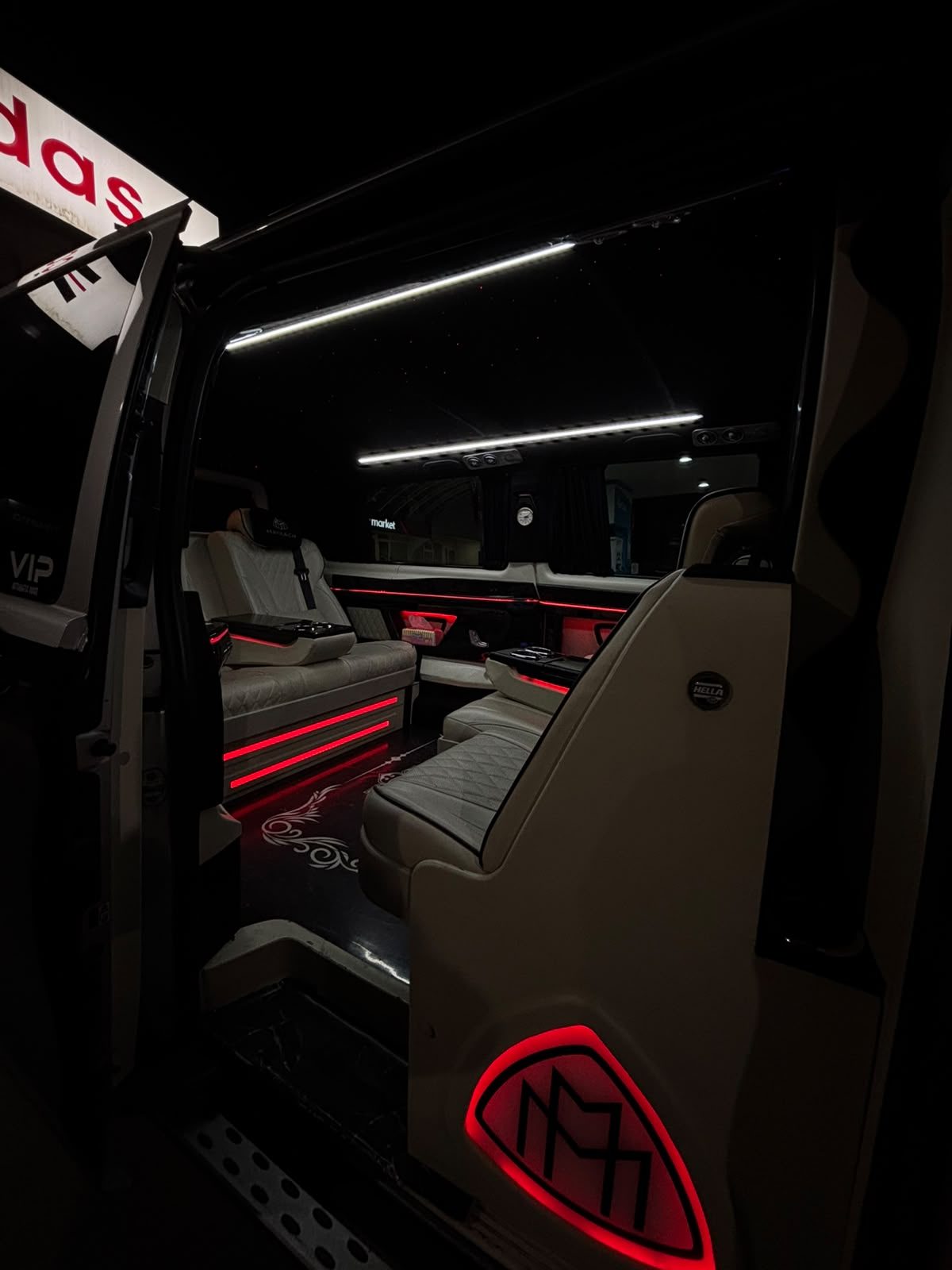 VIP aracın konforlu koltukları