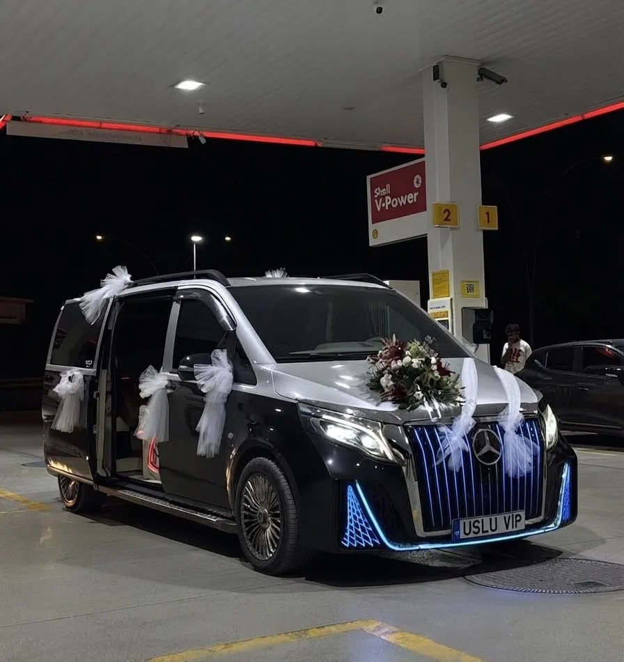 USLU VİP düğün için süslenmiş özel araç