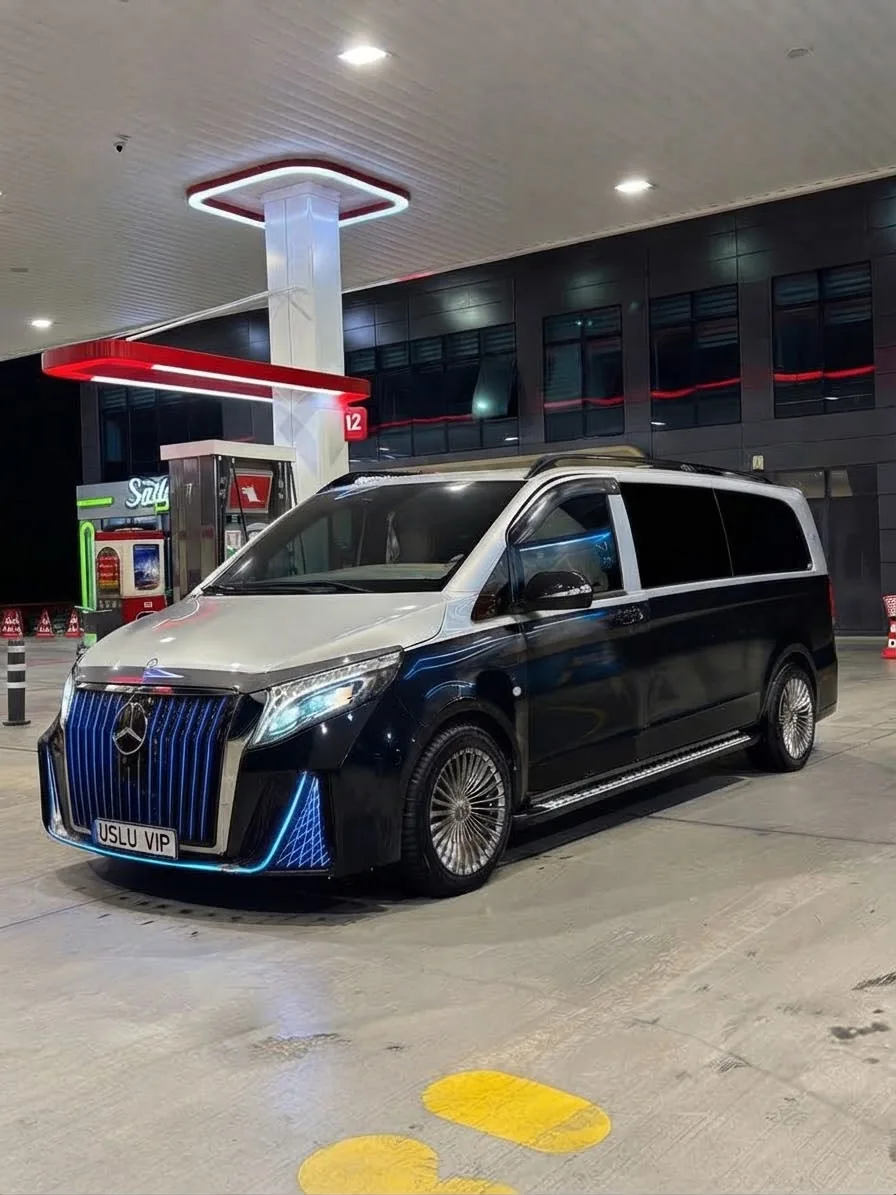 USLU VİP Mercedes aracın önden ve yandan görünüşü